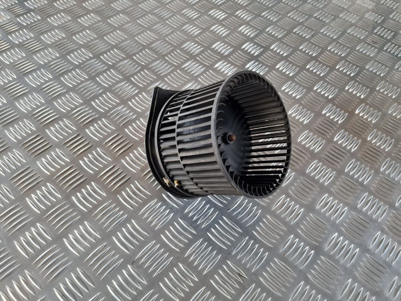 Salona ventilators priekš SAAB 9-5 1999