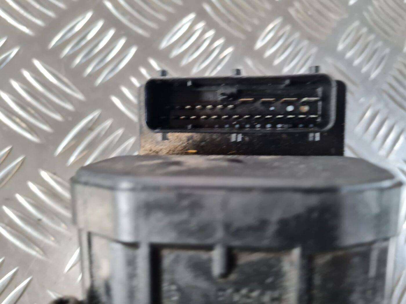 ABS bloks priekš SAAB 9-5 1999 6 ABS bloks priekš SAAB 9-5 1999