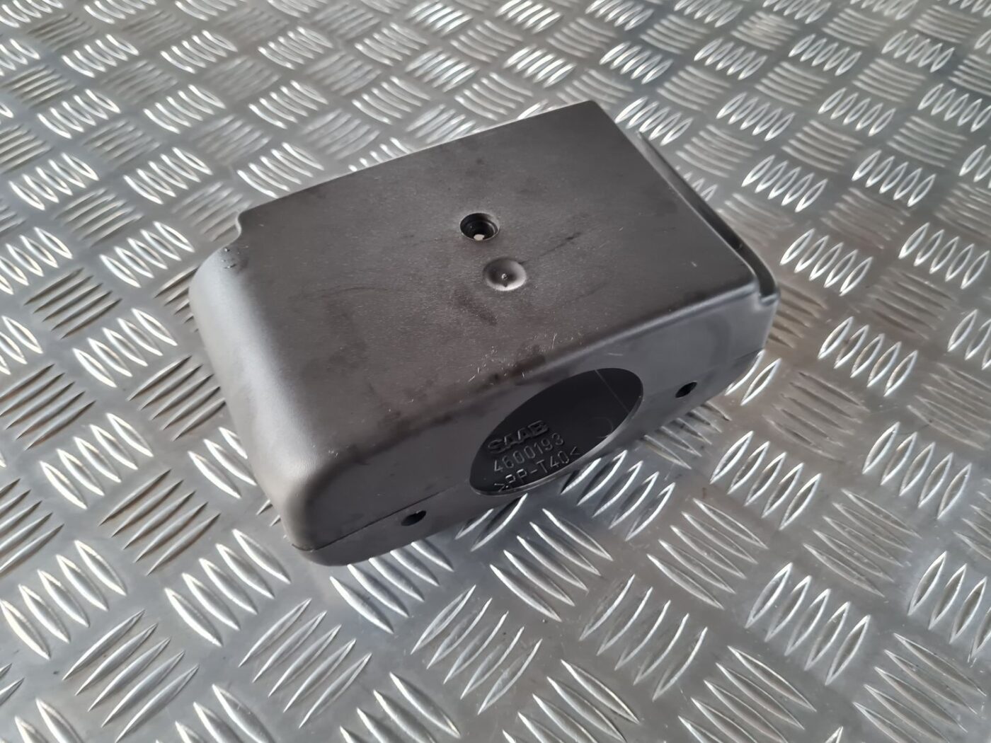 Stūres statnes putekļu aizsargs (salonā) priekš SAAB 9-5 1999 3 Stūres statnes putekļu aizsargs (salonā) priekš SAAB 9-5 1999