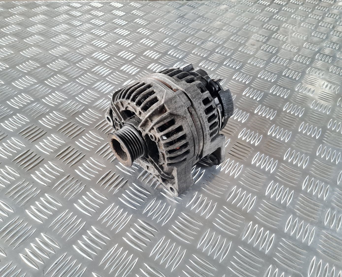 Ģenerators priekš SAAB 9-5 1999 1 Ģenerators priekš SAAB 9-5 1999