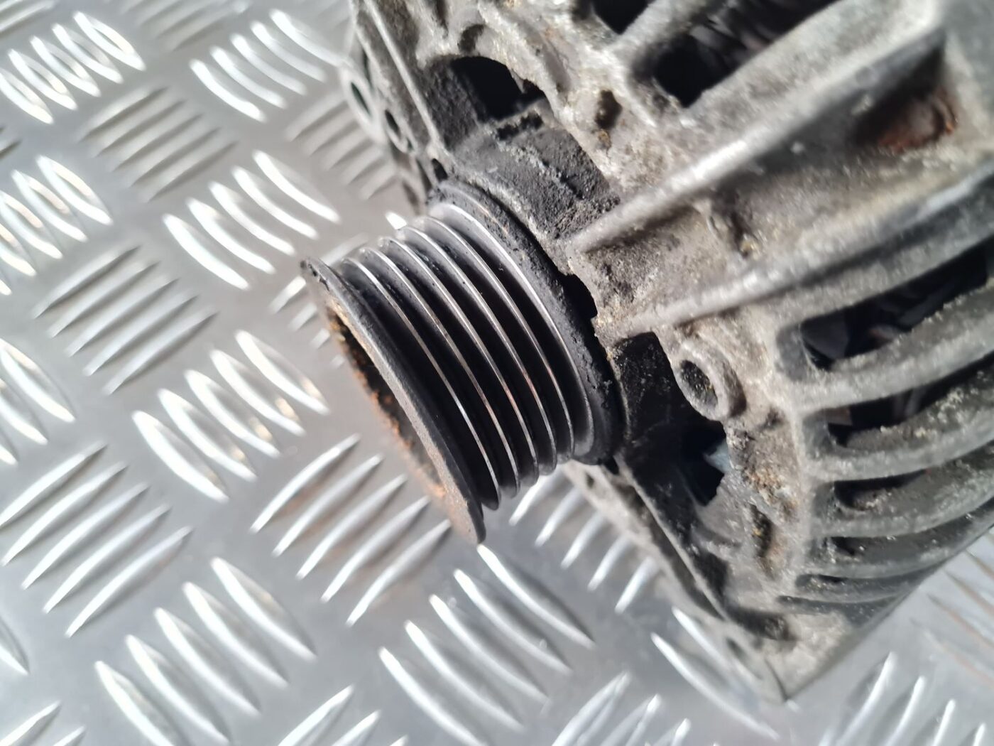 Ģenerators priekš SAAB 9-5 1999 2 Ģenerators priekš SAAB 9-5 1999