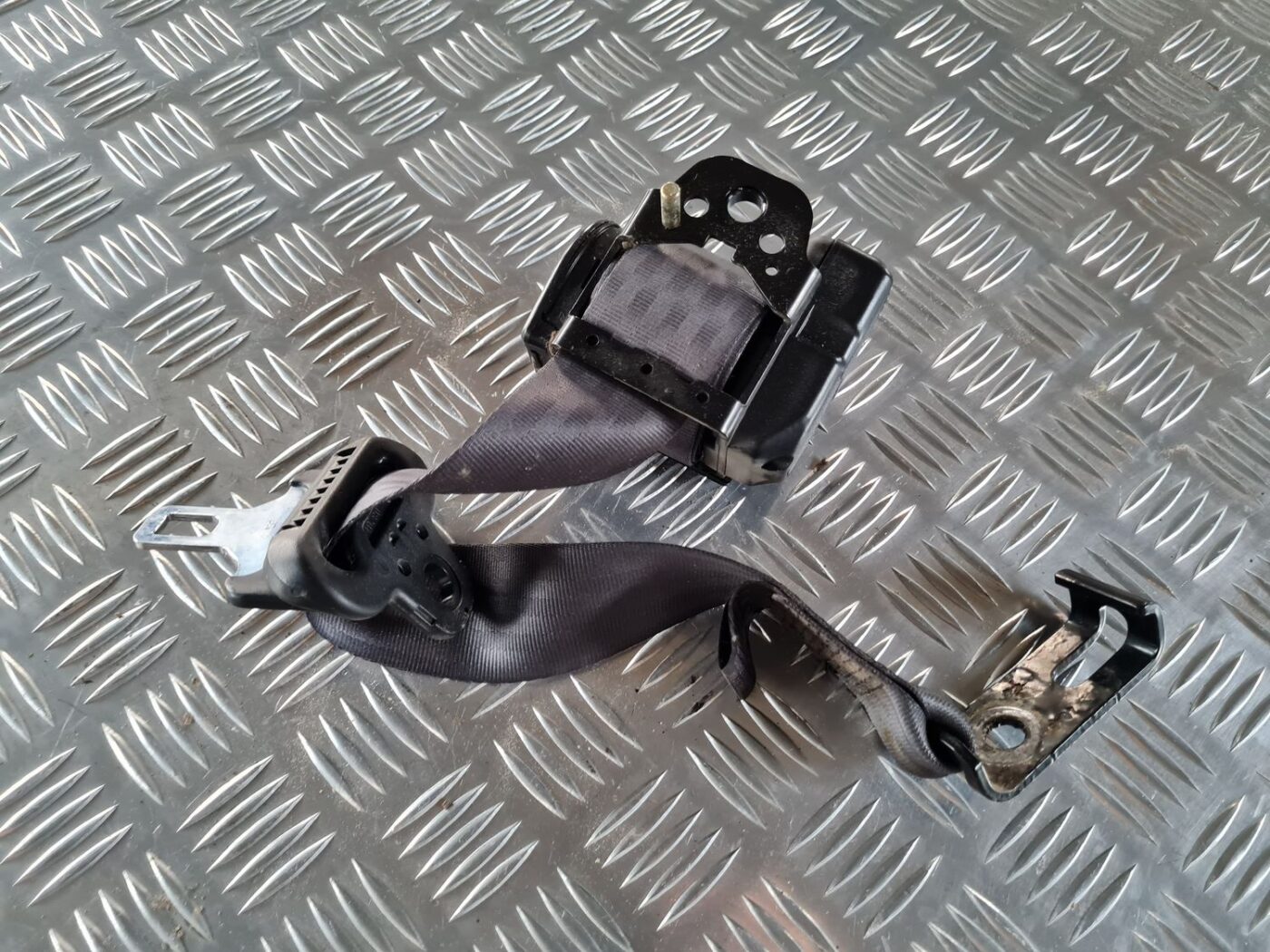 Aizmugurējā labā drošības josta priekš SAAB 9-5 1999