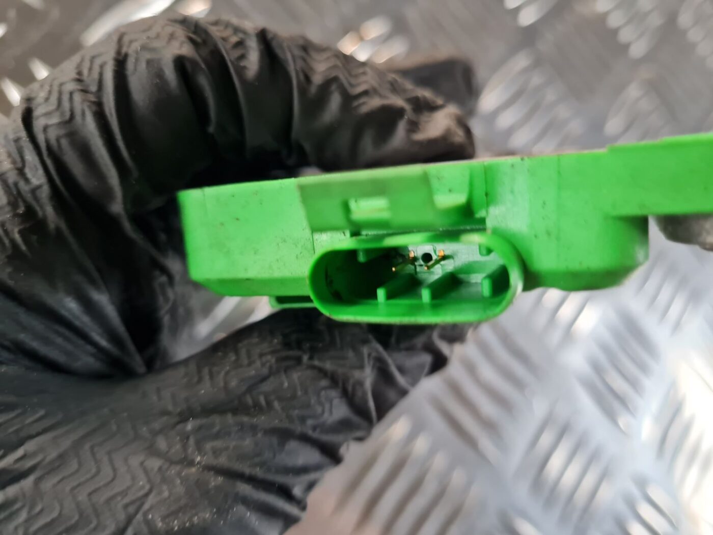 Drošības spilvena trieciensensors priekš SAAB 9-5 1999 3 Drošības spilvena trieciensensors priekš SAAB 9-5 1999