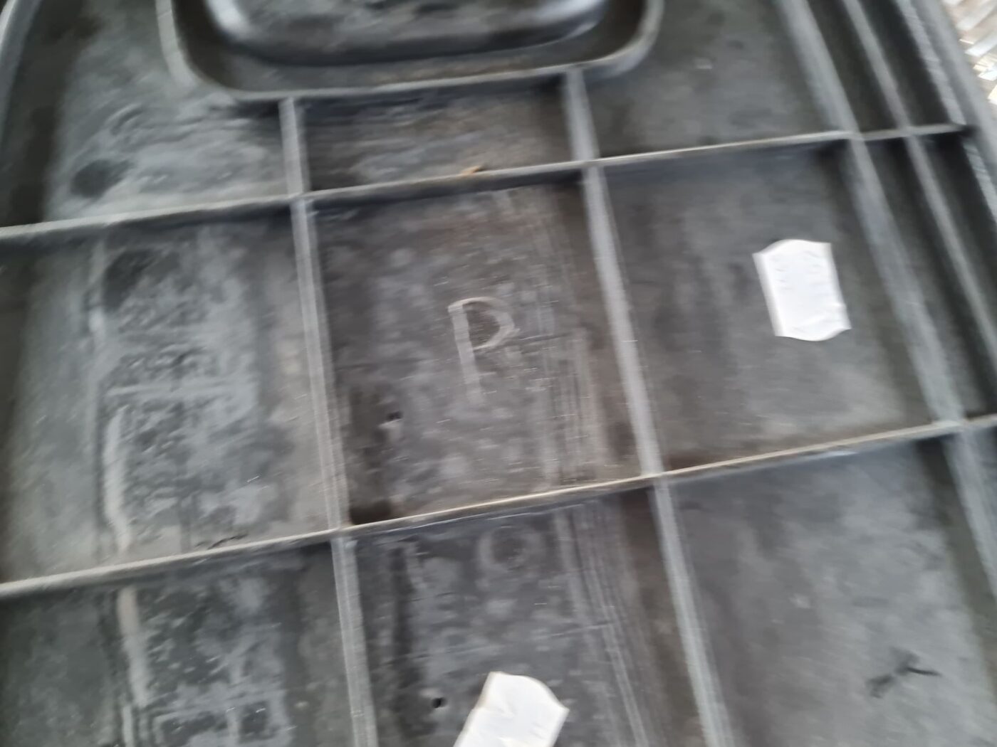 Bagāžnieka nodalījuma sānu apdares lūka priekš SAAB 9-5 1999