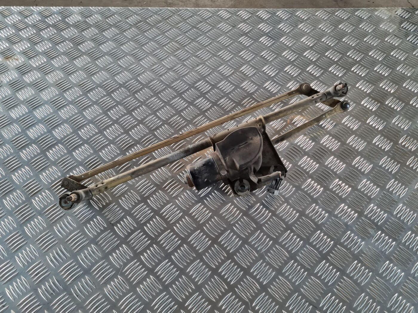 Vējstikla tīrīšanas mehānisms priekš SAAB 9-5 1999