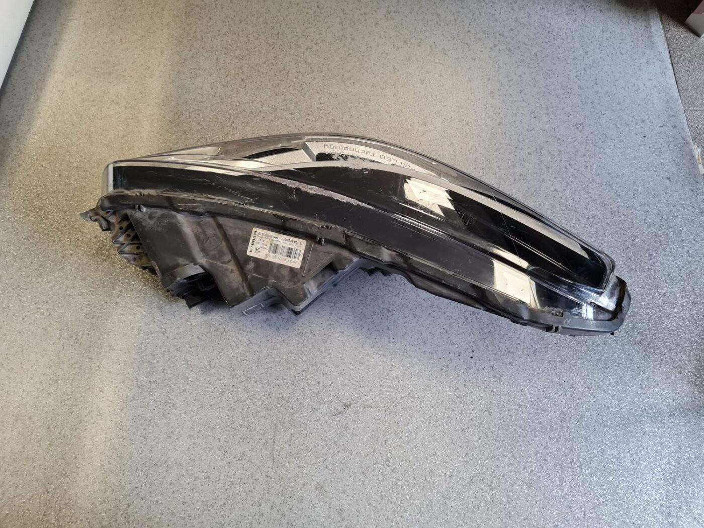 Priekšējais labais lukturis priekš PEUGEOT 508 2015-2017