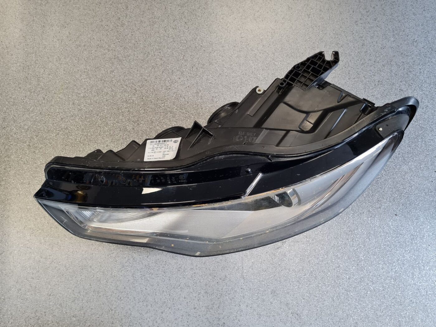 Priekšējais kreisais lukturis priekš AUDI A6 2012-2017 16 Priekšējais kreisais lukturis priekš AUDI A6 2012-2017