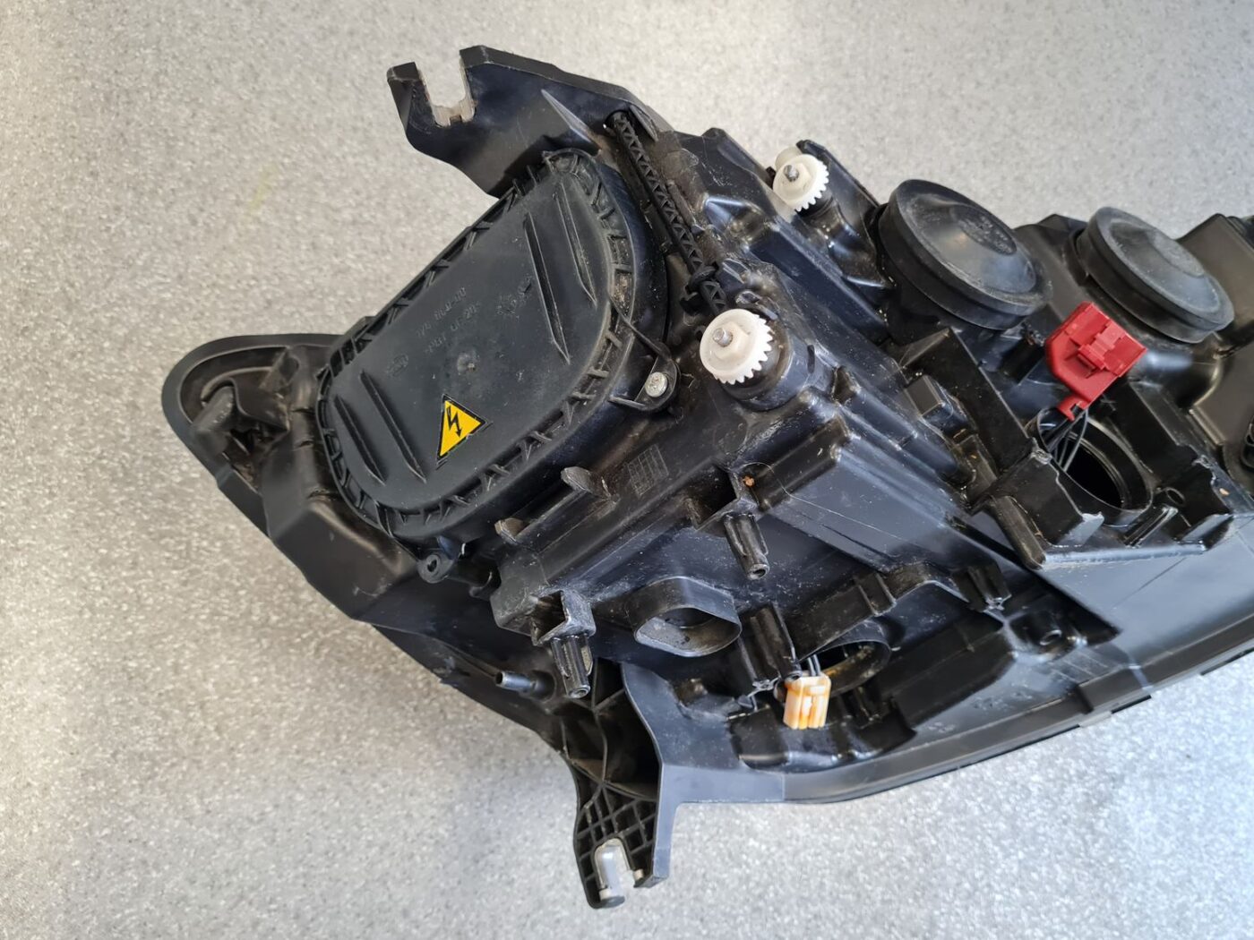 Priekšējais kreisais lukturis priekš AUDI A6 2012-2017 11 Priekšējais kreisais lukturis priekš AUDI A6 2012-2017