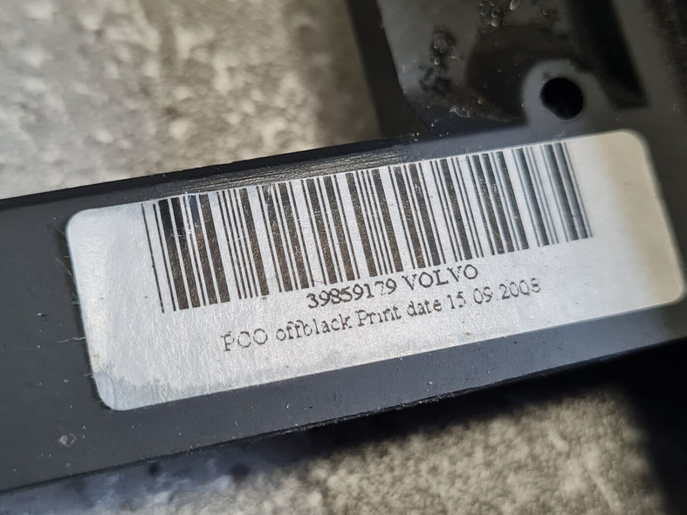 Centrālās konsoles dekoratīvais rāmis priekš VOLVO V70 2009 9 Centrālās konsoles dekoratīvais rāmis priekš VOLVO V70 2009