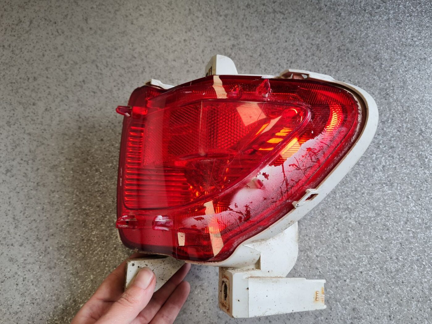 Miglas lukturis aizmugurē labā pusē priekš TOYOTA RAV 4 2006