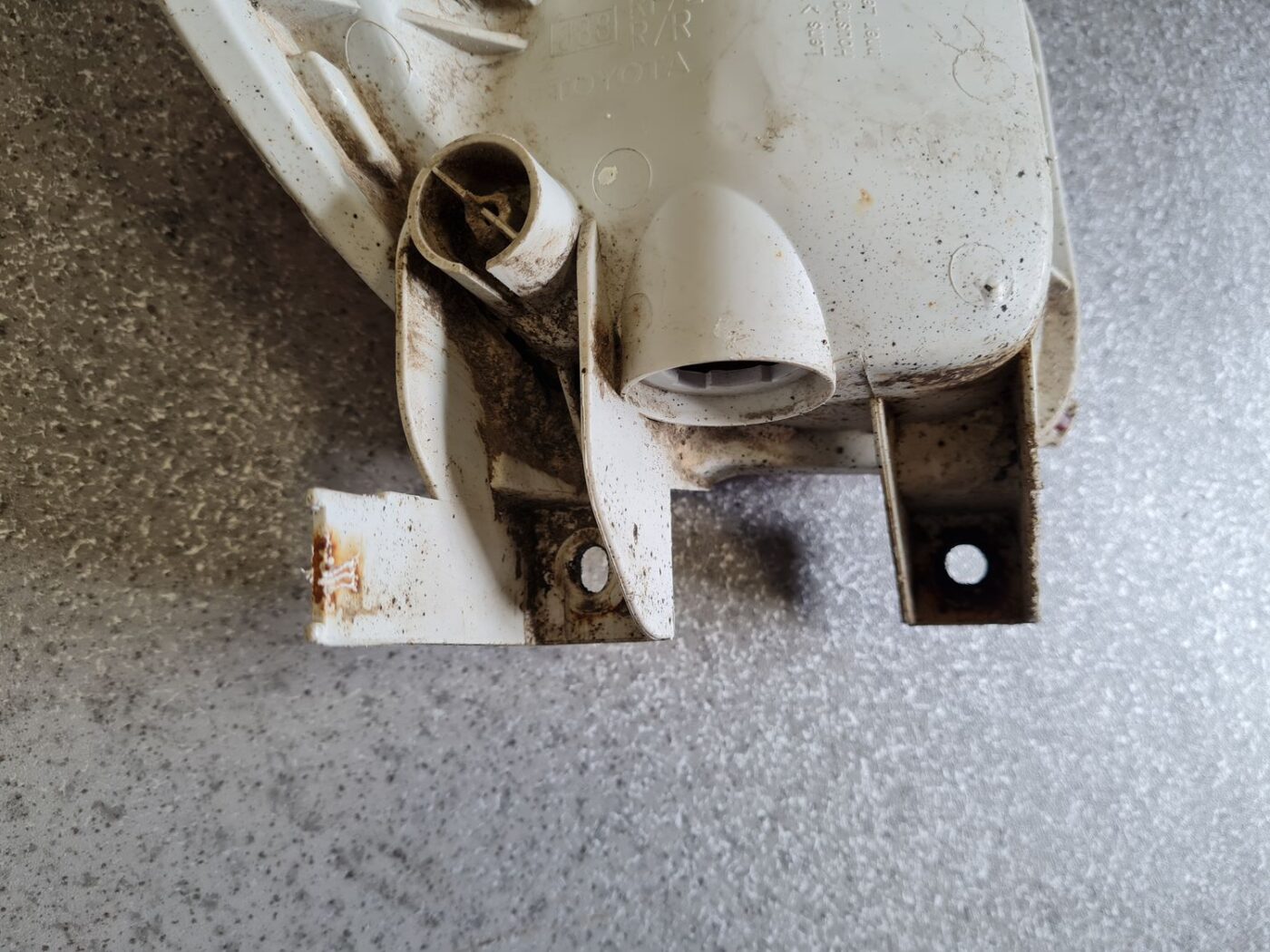 Miglas lukturis aizmugurē labā pusē priekš TOYOTA RAV 4 2006