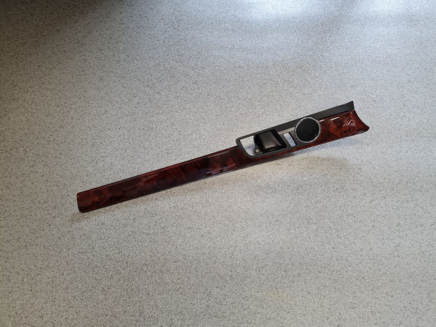 Durvju apdares uzlika priekš VW PHAETON 2005 1 Durvju apdares uzlika priekš VW PHAETON 2005