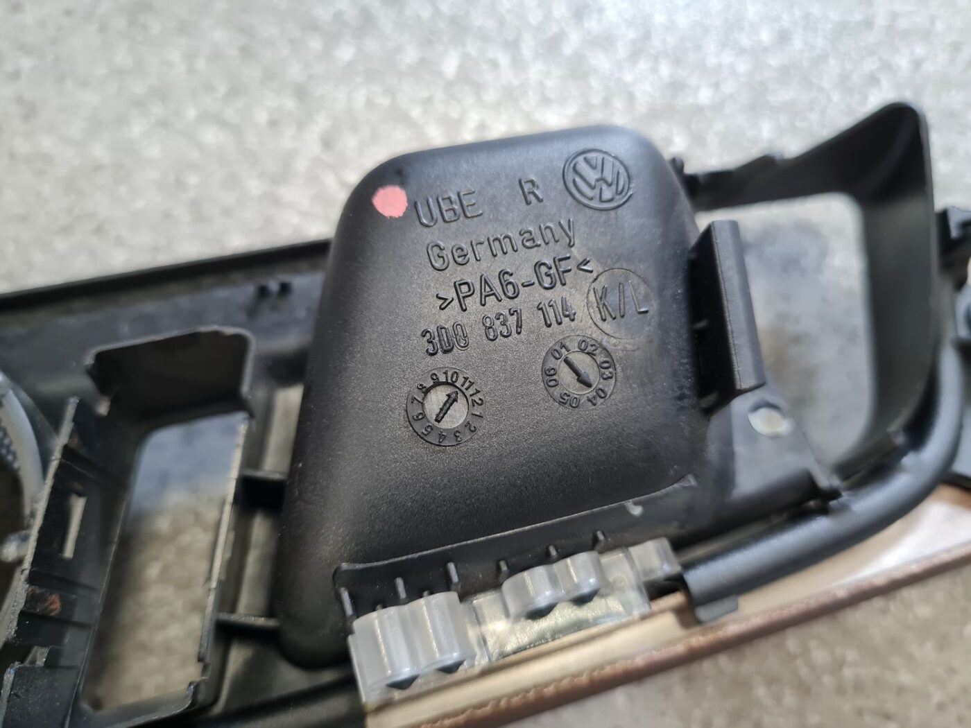 Durvju apdares uzlika priekš VW PHAETON 2005 4 Durvju apdares uzlika priekš VW PHAETON 2005