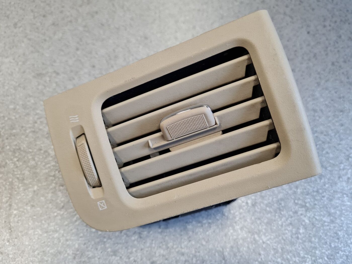 Mērinstrumentu paneļa gaisa vads, pa labi priekš NISSAN X-TRAIL 2007 2 Mērinstrumentu paneļa gaisa vads, pa labi priekš NISSAN X-TRAIL 2007