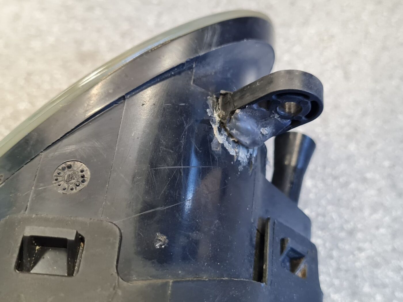 Miglas lukturis priekšā labajā pusē priekš AUDI A6 AVANT 2006 5 Miglas lukturis priekšā labajā pusē priekš AUDI A6 AVANT 2006