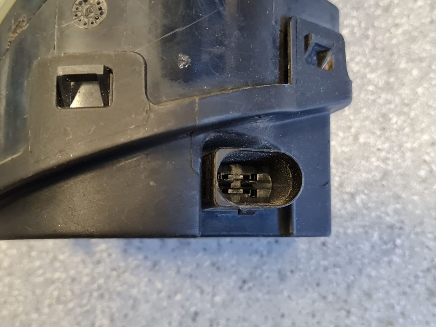 Miglas lukturis priekšā labajā pusē priekš AUDI A6 AVANT 2006 4 Miglas lukturis priekšā labajā pusē priekš AUDI A6 AVANT 2006