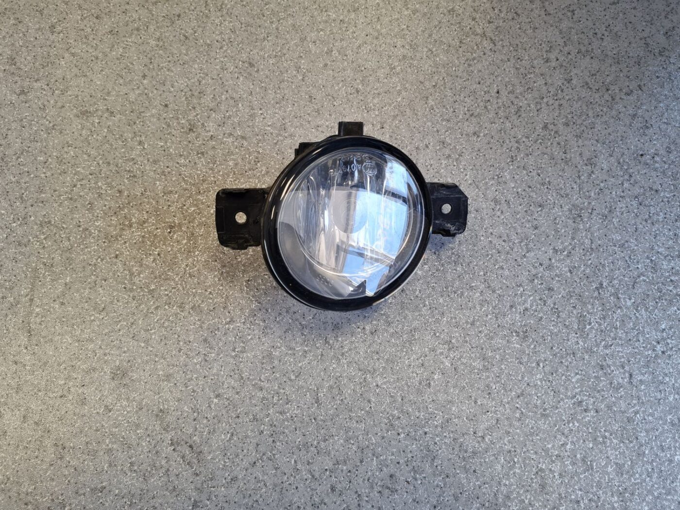 Miglas lukturis priekšā labajā pusē priekš NISSAN JUKE F15 2014-2017 1 Miglas lukturis priekšā labajā pusē priekš NISSAN JUKE F15 2014-2017