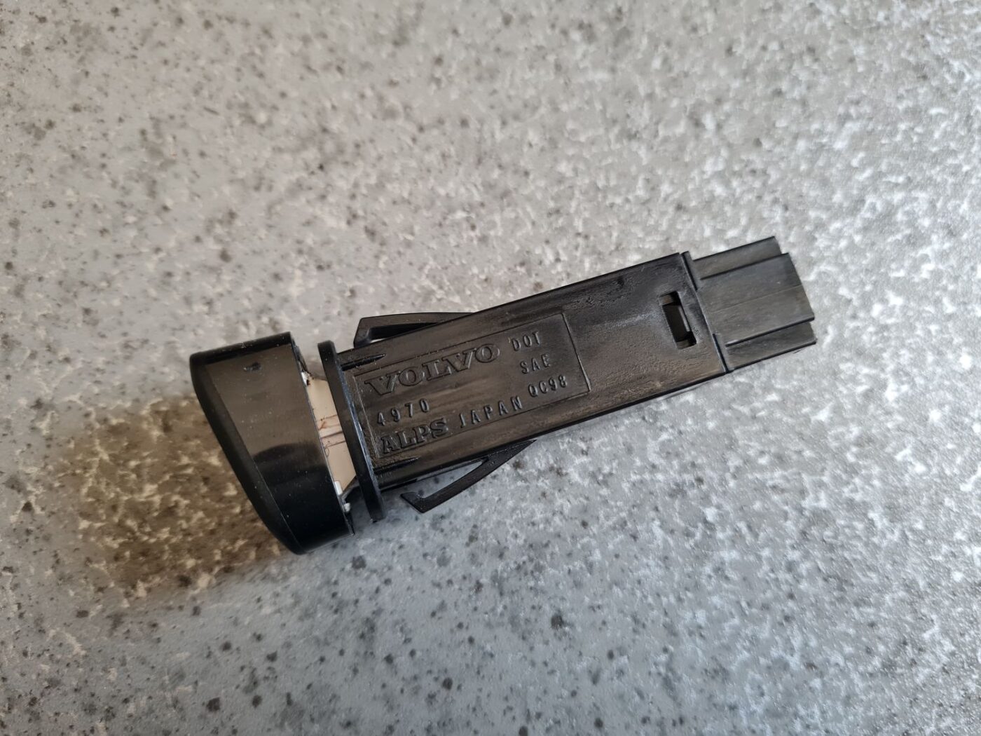 Trauksmes poga priekš VOLVO V60 2012 2 Trauksmes poga priekš VOLVO V60 2012