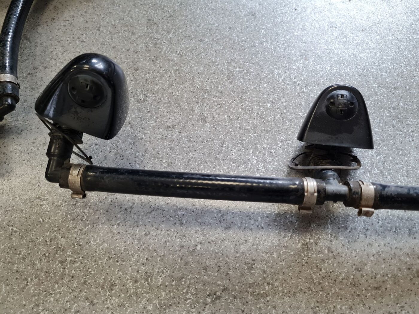 Lukturu mazgātāja sprausla priekš BMW X5 E53 1999-2006 2 Lukturu mazgātāja sprausla priekš BMW X5 E53 1999-2006