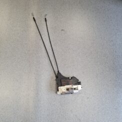 Priekšējo labo durvju slēdzene priekš MITSUBISHI L200 2007-2014