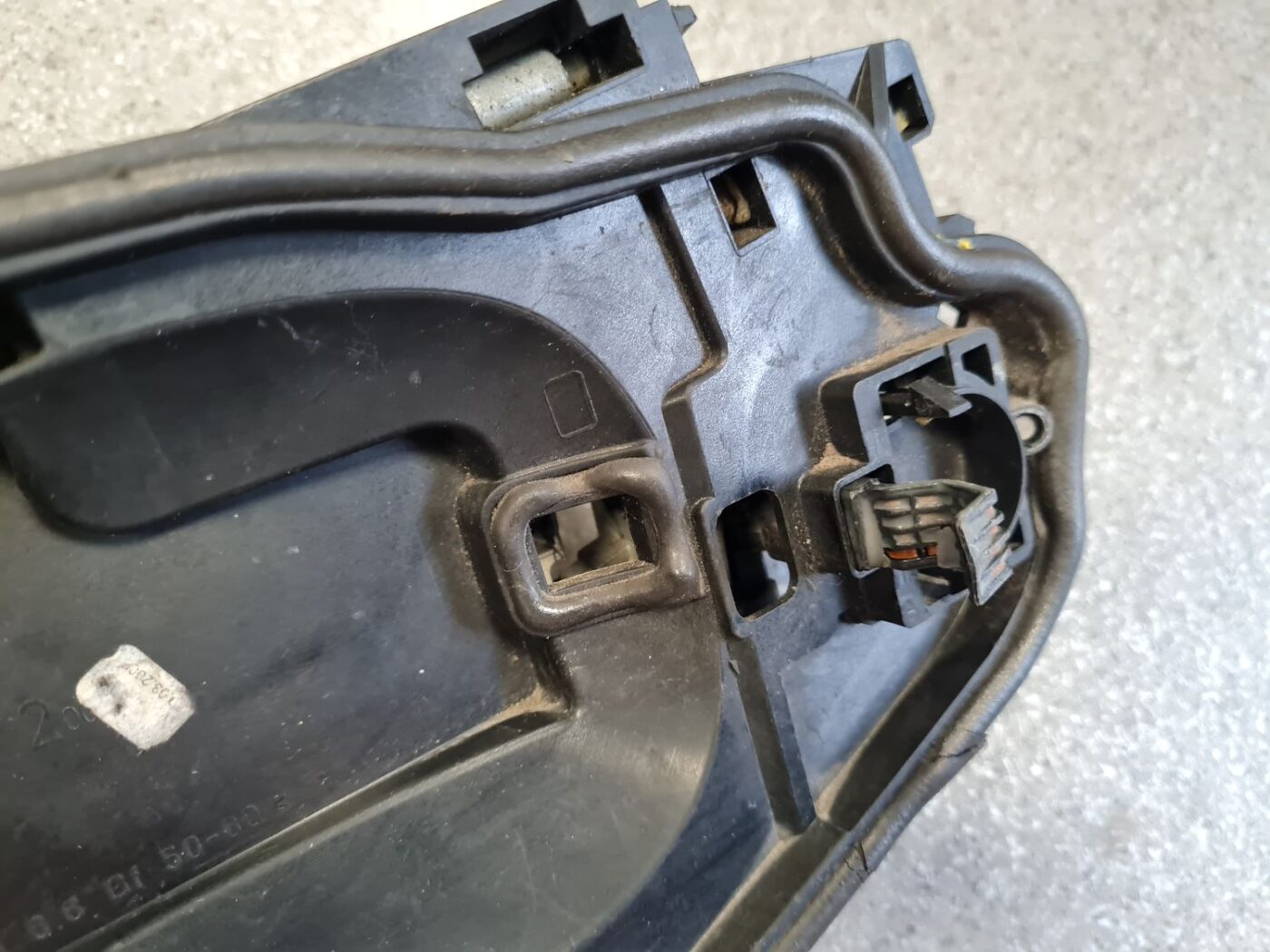 Durvju roktura iekšējais stiprinājums priekš BMW 530D E61 2006 TOURING BLUE 11 Durvju roktura iekšējais stiprinājums priekš BMW 530D E61 2006 TOURING BLUE