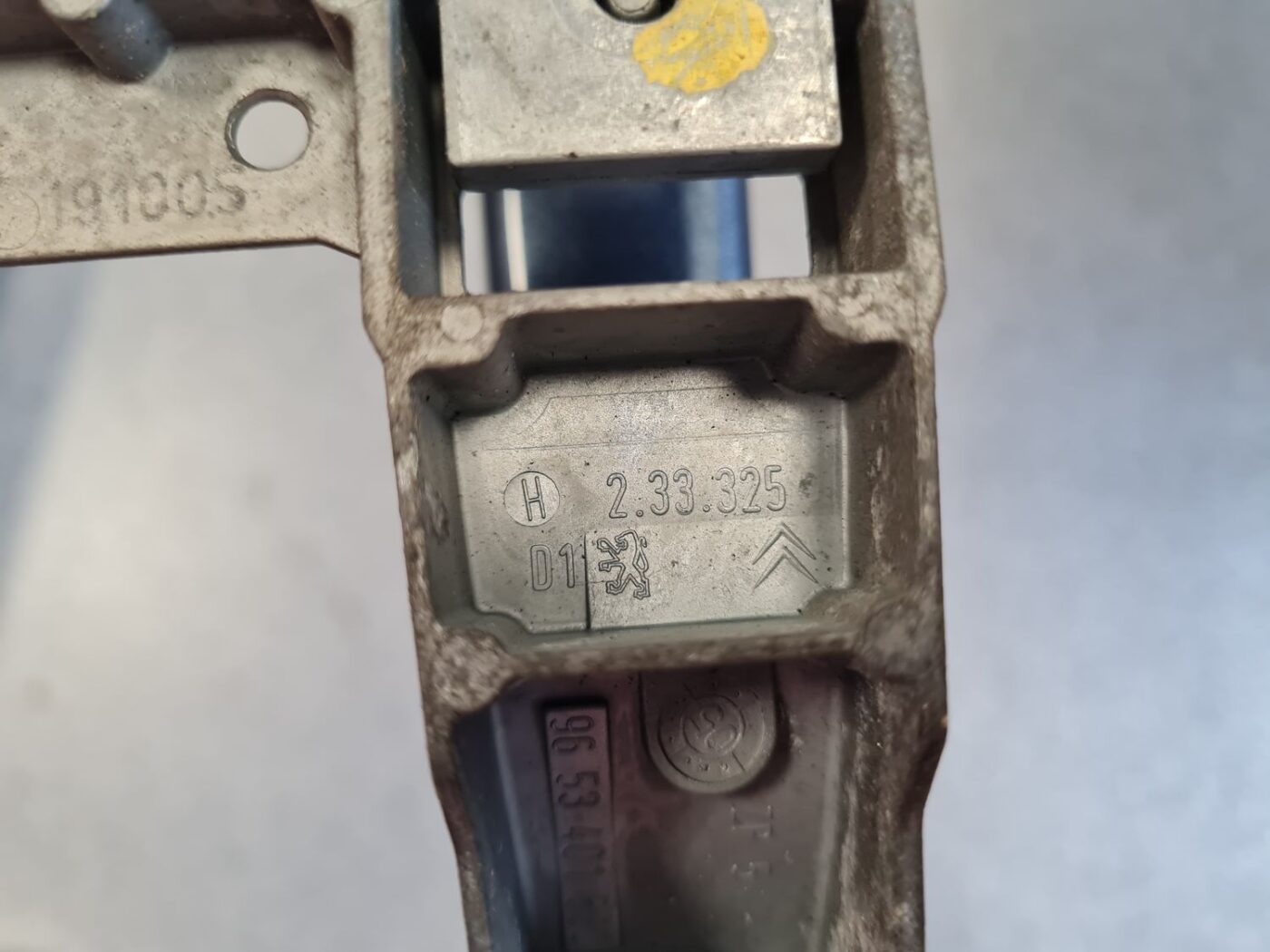 Aizmugurējāis labais durvju rokturis priekš PEUGEOT 407 2006 3 Aizmugurējāis labais durvju rokturis priekš PEUGEOT 407 2006