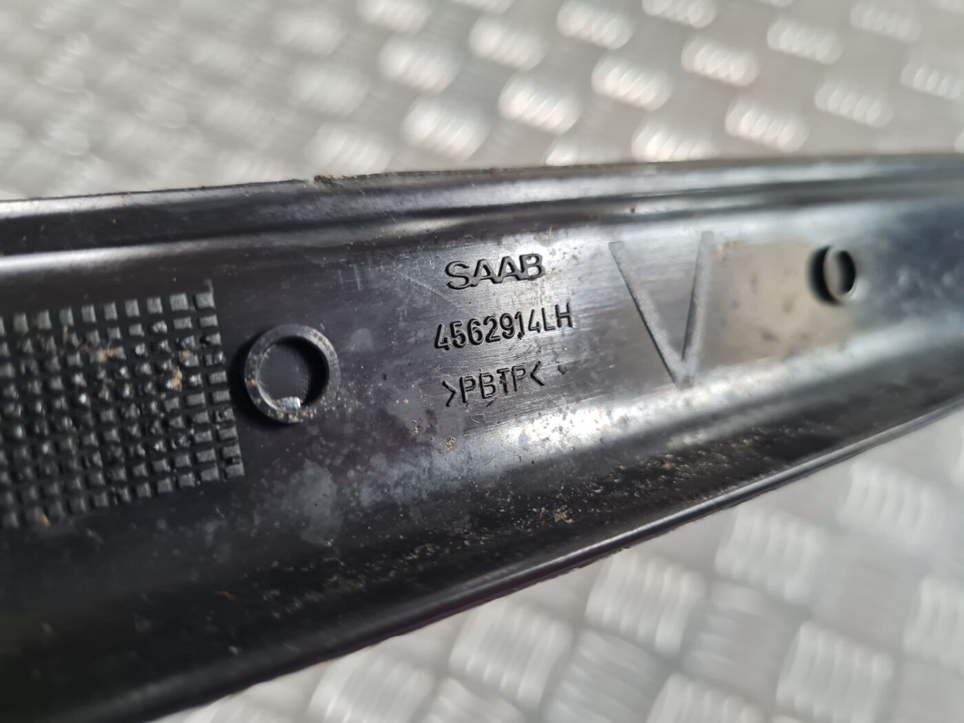 Sliekšņa aizmugurēja kreisa uzlika (salonā) priekš SAAB 9-5 1999