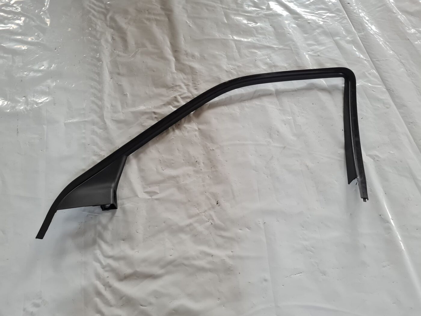 Durvju stikla moldings priekš SAAB 9-5 1999 1 Durvju stikla moldings priekš SAAB 9-5 1999