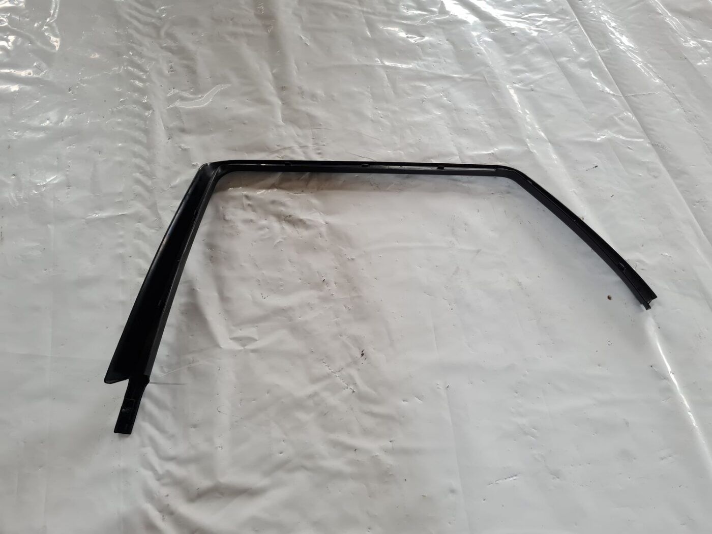 Durvju stikla moldings priekš SAAB 9-5 1999 2 Durvju stikla moldings priekš SAAB 9-5 1999