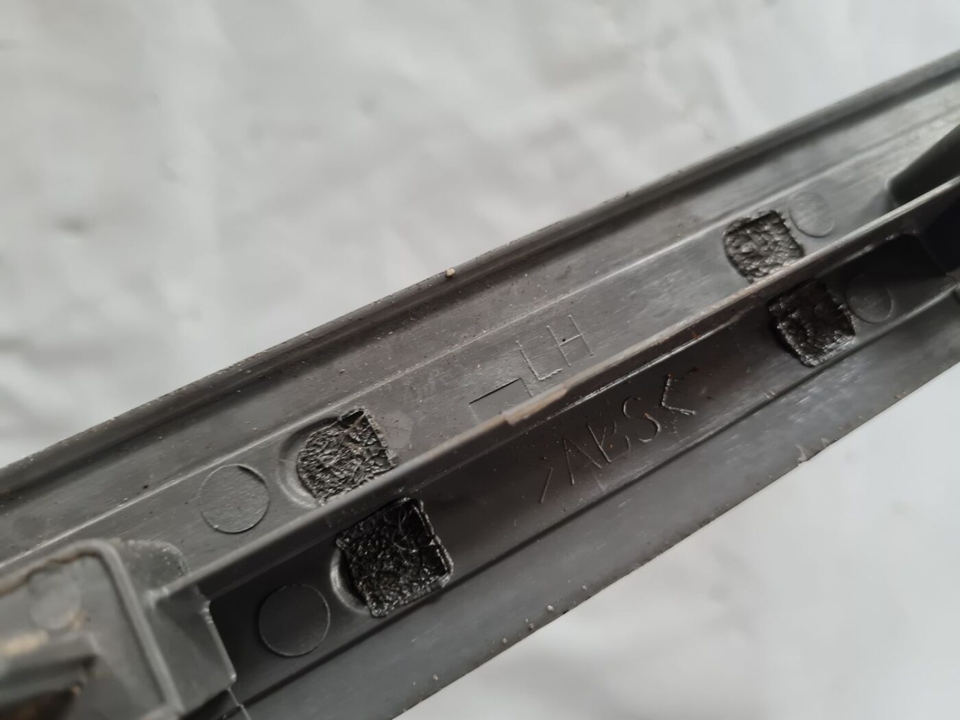 Sliekšņa priekšēja kreisa uzlika (salonā) priekš SAAB 9-5 1999