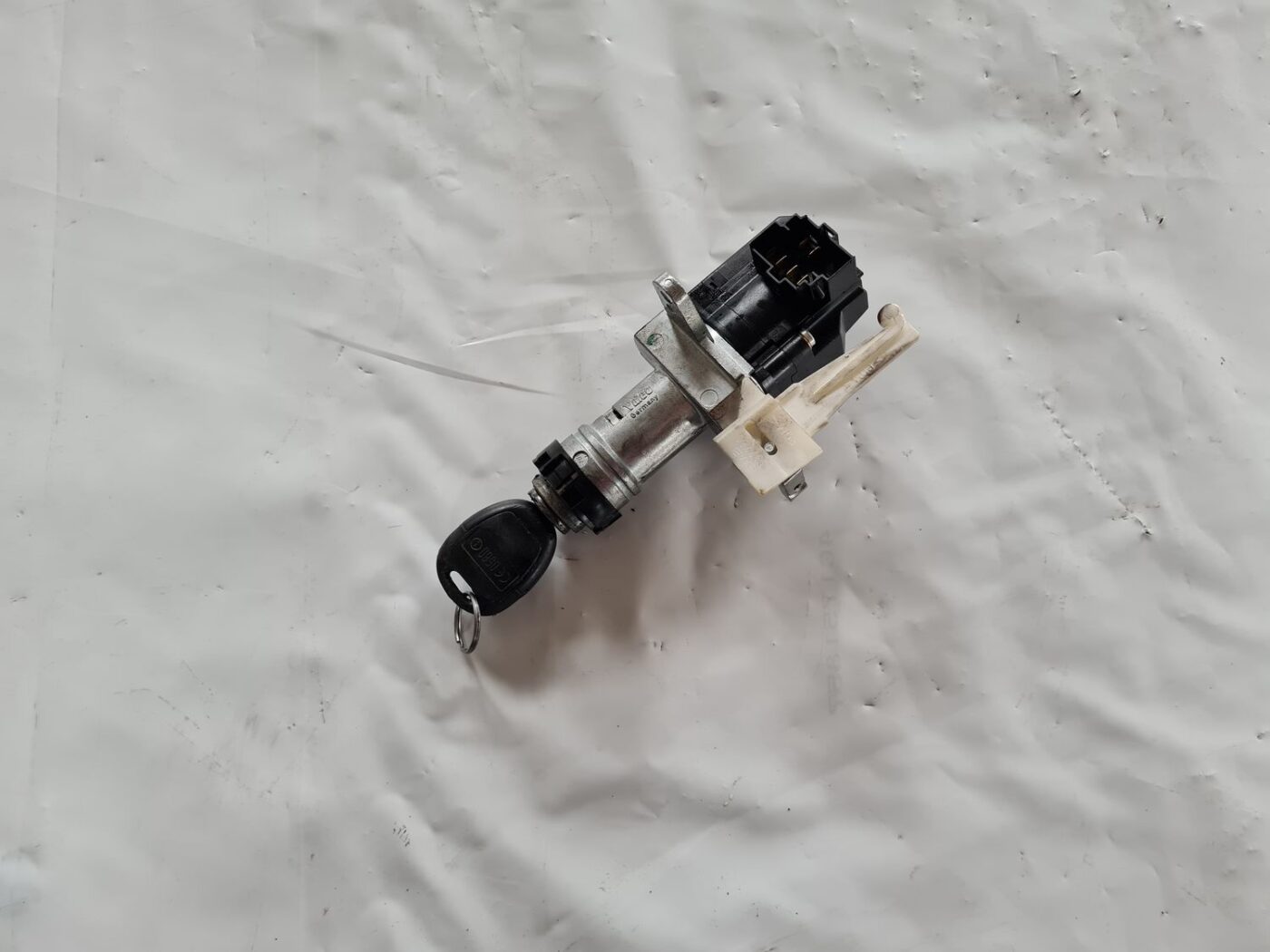 Aizdedzes slēdzene priekš SAAB 9-5 1999