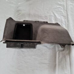 Bagāžnieka nodalījuma sānu apdare priekš SAAB 9-5 1999