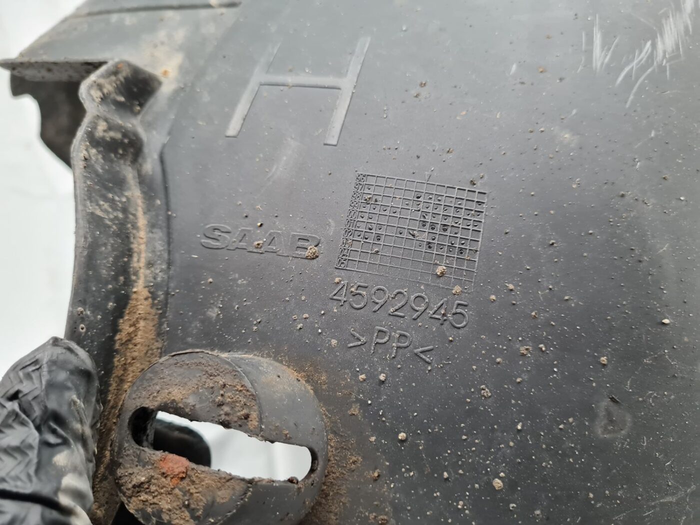 Priekšējais labais paspārns priekš SAAB 9-5 1999 2 Priekšējais labais paspārns priekš SAAB 9-5 1999