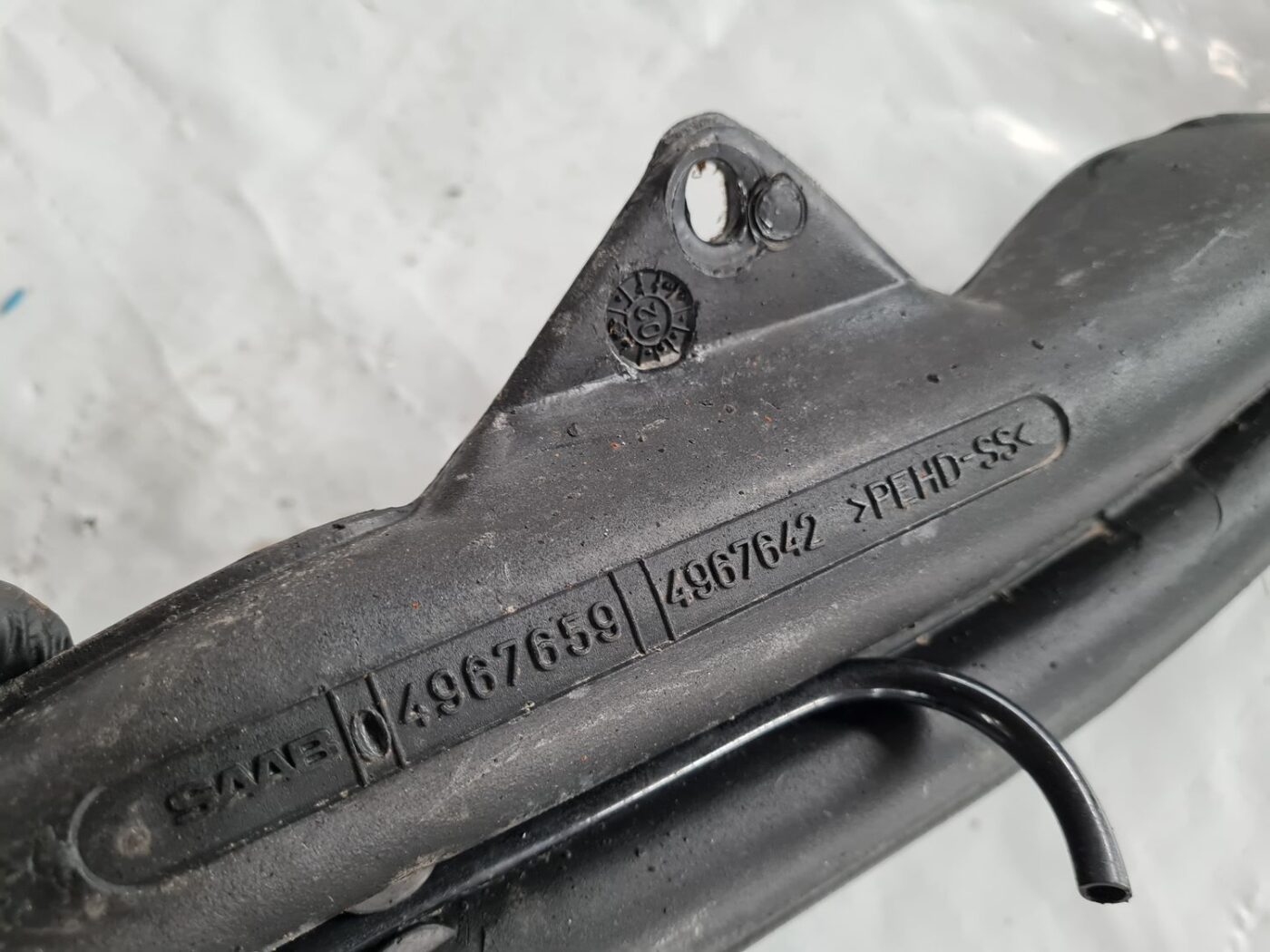 Degvielas tvertnes ielējama caurule priekš SAAB 9-5 1999 3 Degvielas tvertnes ielējama caurule priekš SAAB 9-5 1999