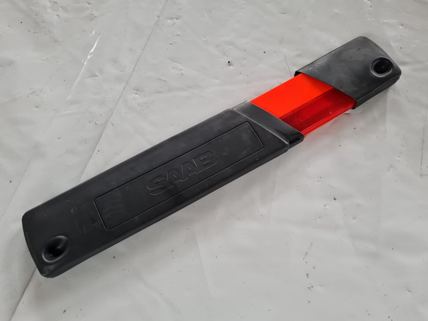 Brīdinājuma trīsstūris priekš SAAB 9-5 1999 2 Brīdinājuma trīsstūris priekš SAAB 9-5 1999