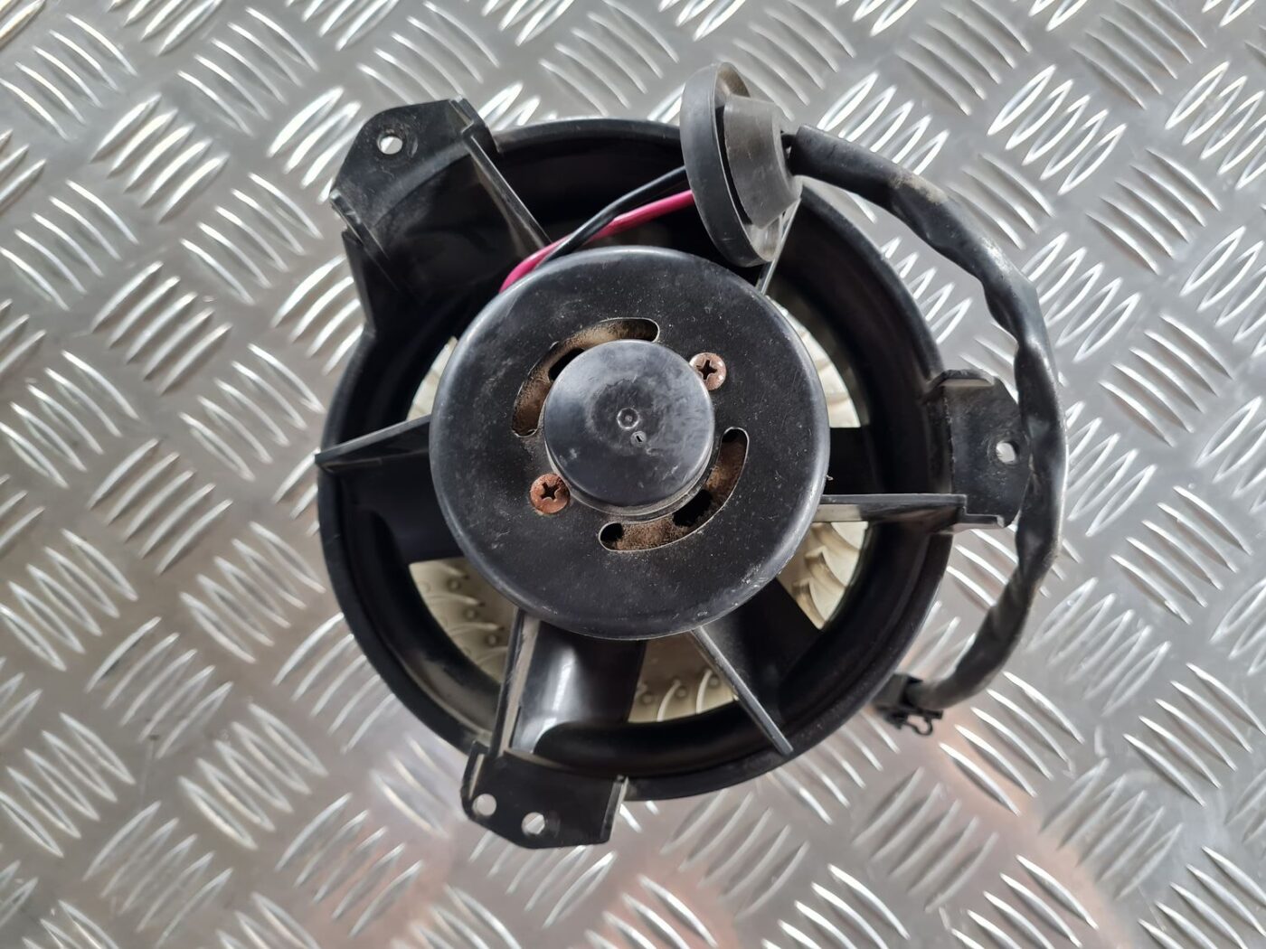 Salona ventilators priekš CHRYSLER VOYAGER 2006