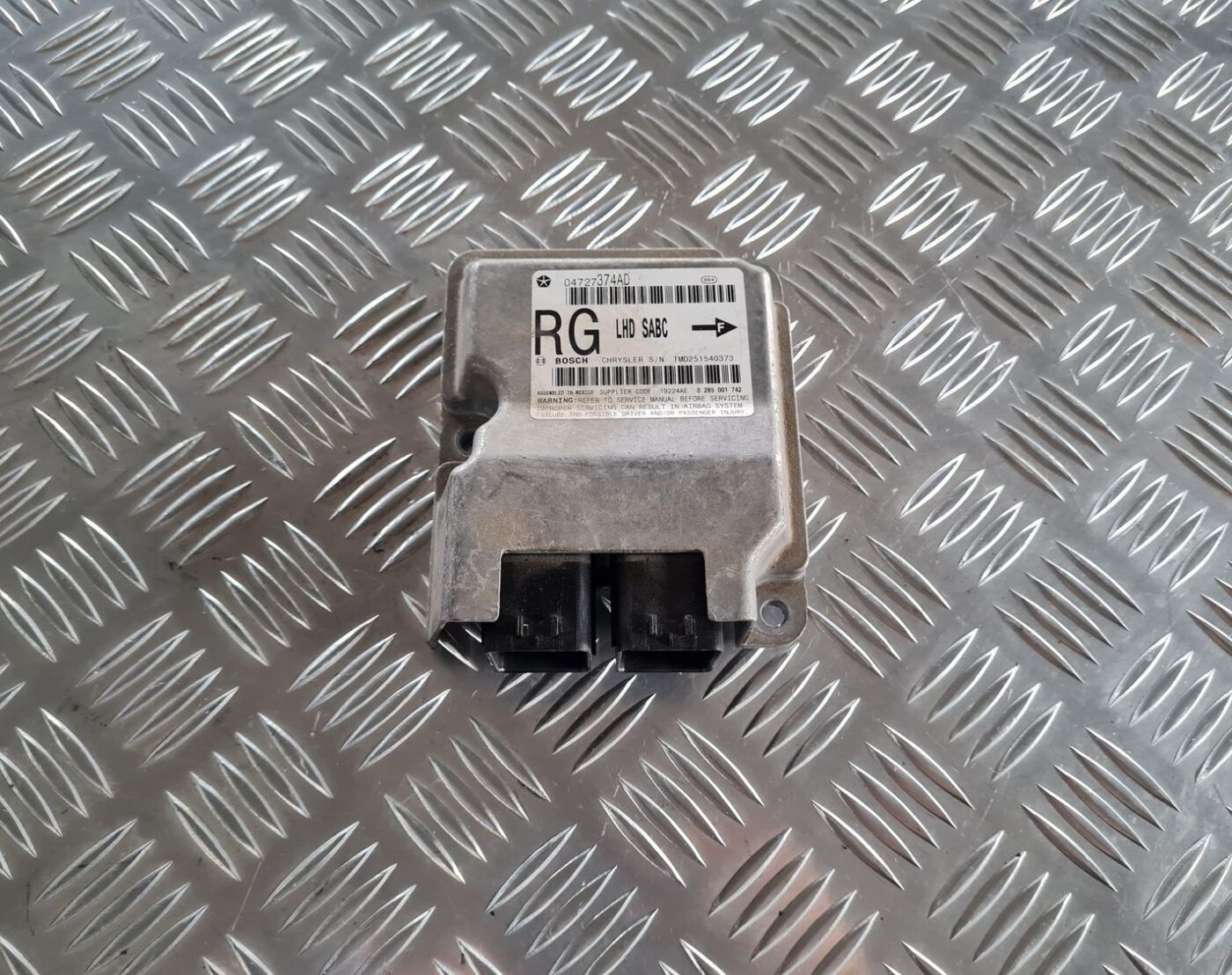 Drošības spilvena vadības bloks priekš CHRYSLER VOYAGER 2006 1 Drošības spilvena vadības bloks priekš CHRYSLER VOYAGER 2006