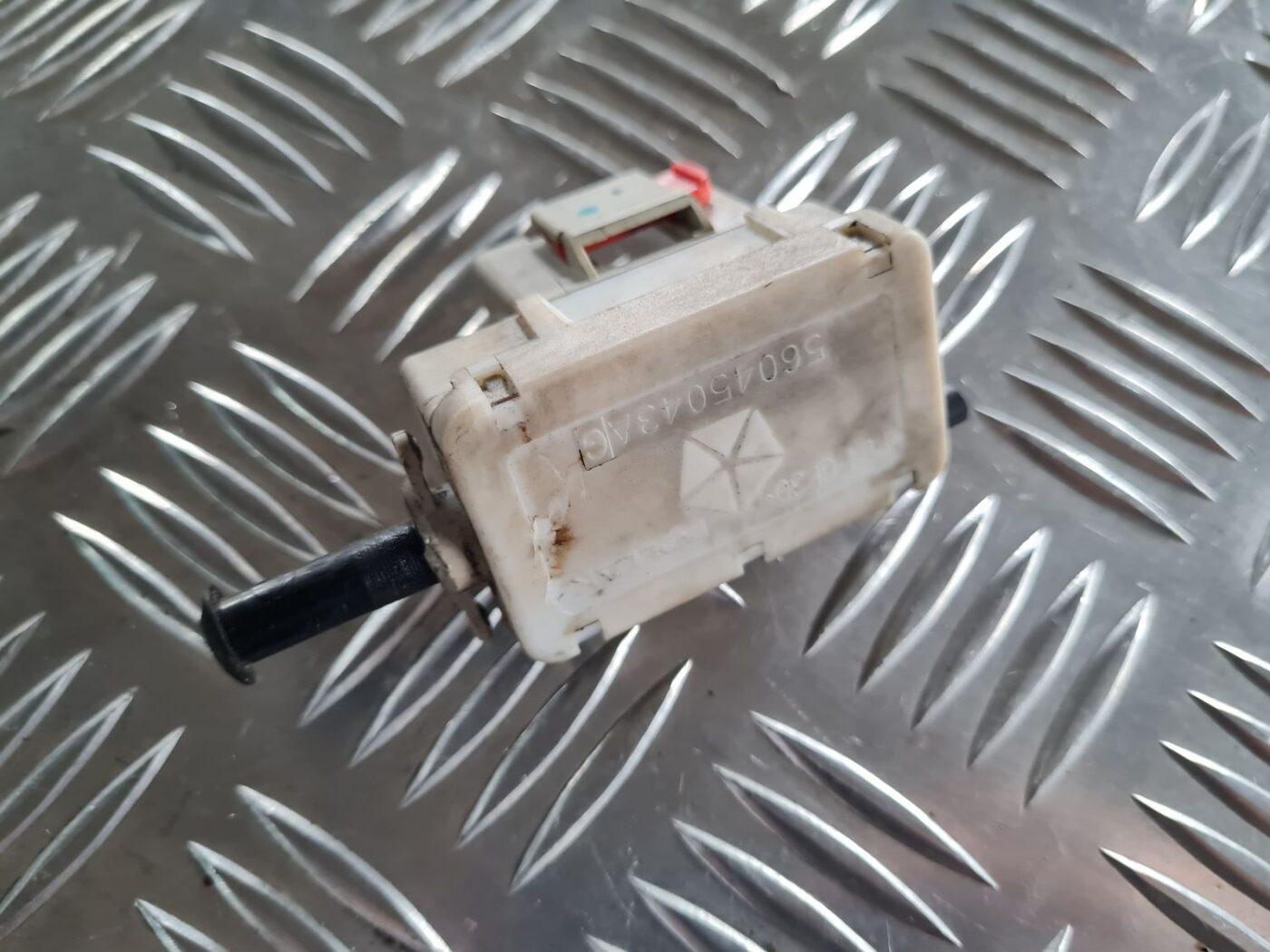 Stop signāla devējs priekš CHRYSLER VOYAGER 2006 4 Stop signāla devējs priekš CHRYSLER VOYAGER 2006