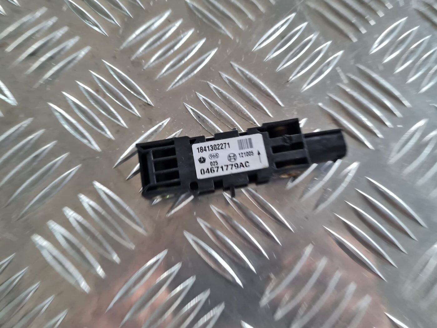 Drošības spilvena trieciensensors priekš CHRYSLER VOYAGER 2006 1 Drošības spilvena trieciensensors priekš CHRYSLER VOYAGER 2006