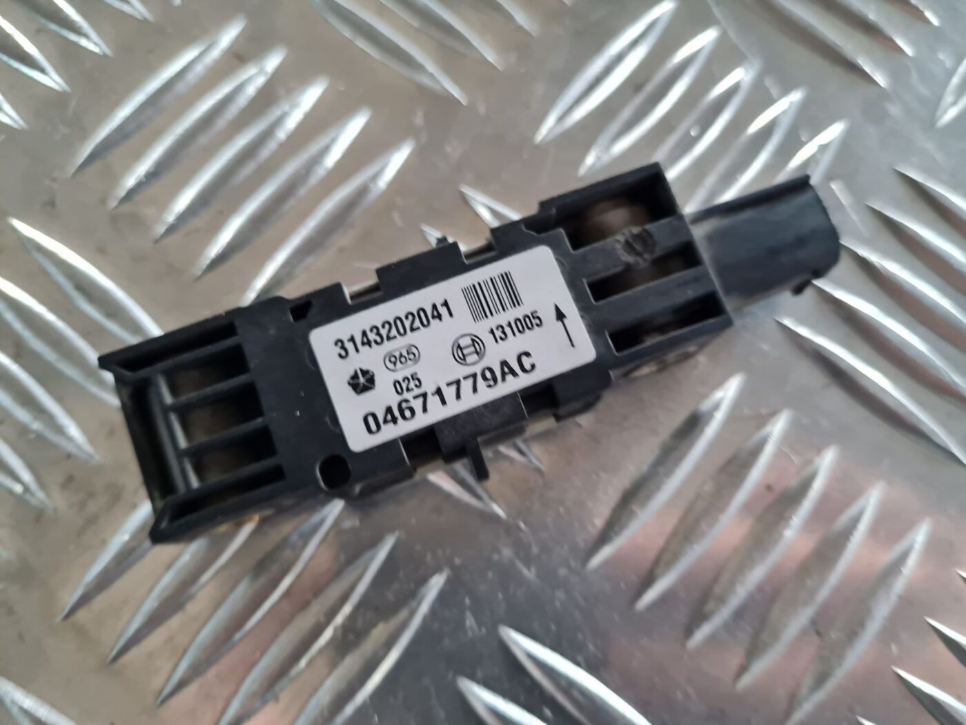 Drošības spilvena trieciensensors priekš CHRYSLER VOYAGER 2006 2 Drošības spilvena trieciensensors priekš CHRYSLER VOYAGER 2006