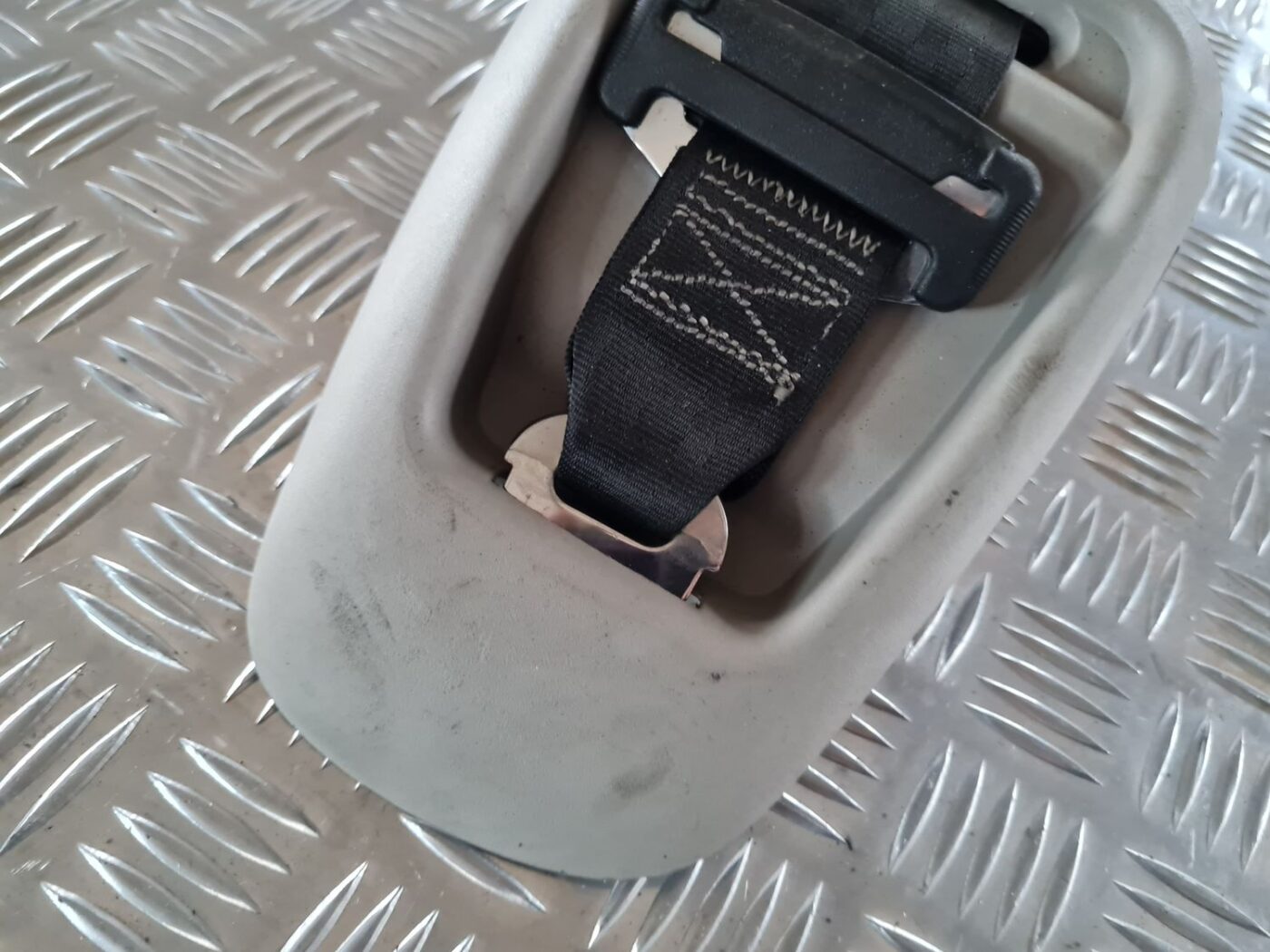 Aizmugurējā vidēja drošības josta priekš CHRYSLER VOYAGER 2006 9 Aizmugurējā vidēja drošības josta priekš CHRYSLER VOYAGER 2006