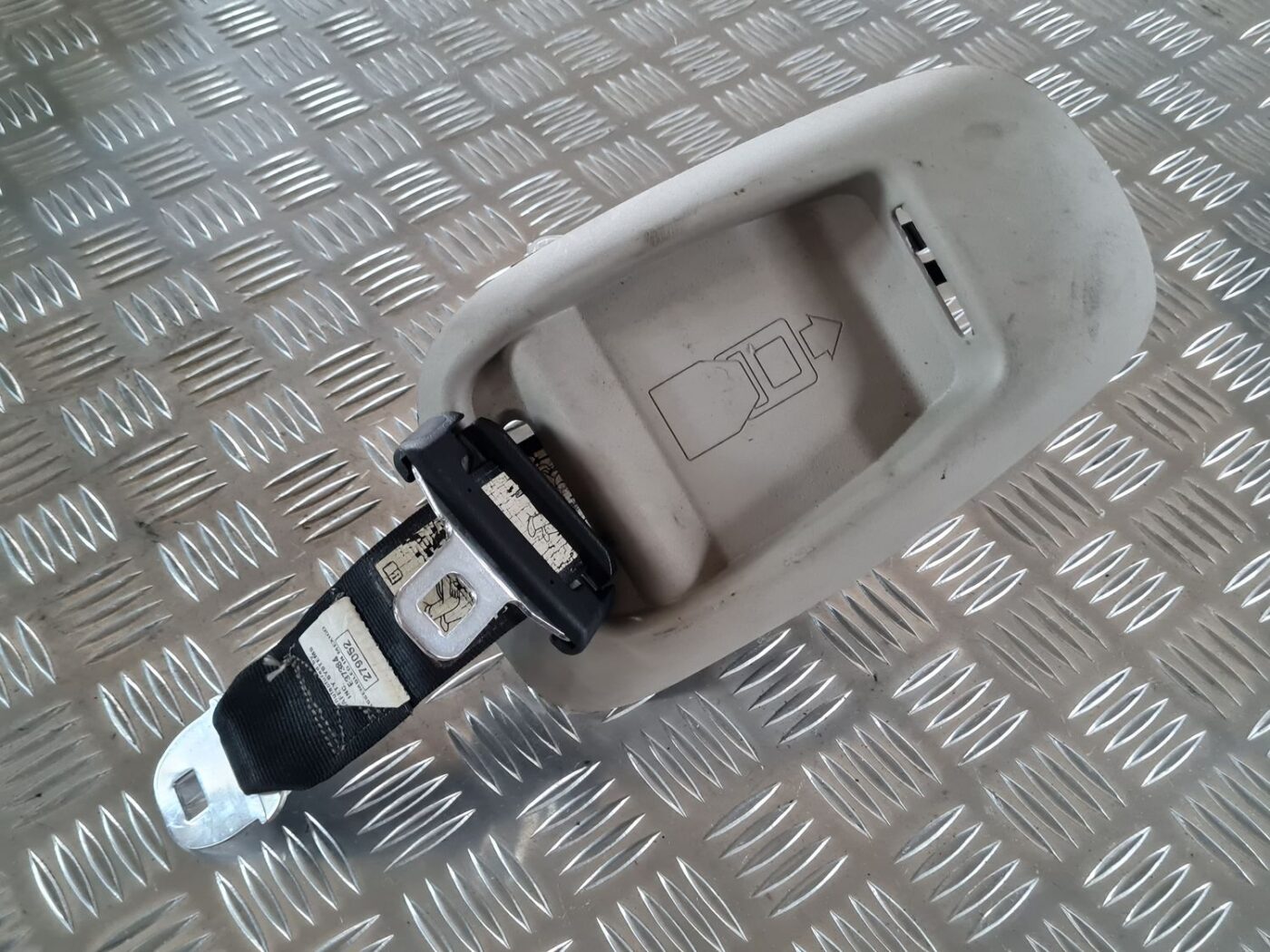 Aizmugurējā vidēja drošības josta priekš CHRYSLER VOYAGER 2006 5 Aizmugurējā vidēja drošības josta priekš CHRYSLER VOYAGER 2006