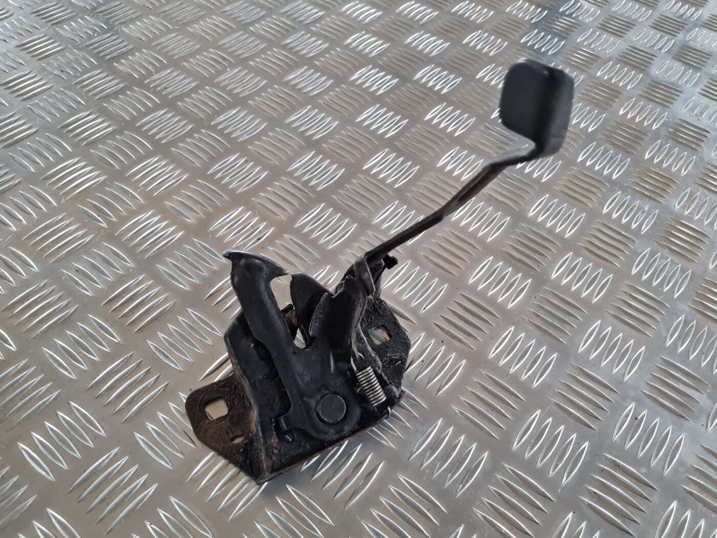 Pārsega slēdzene priekš CHRYSLER VOYAGER 2006