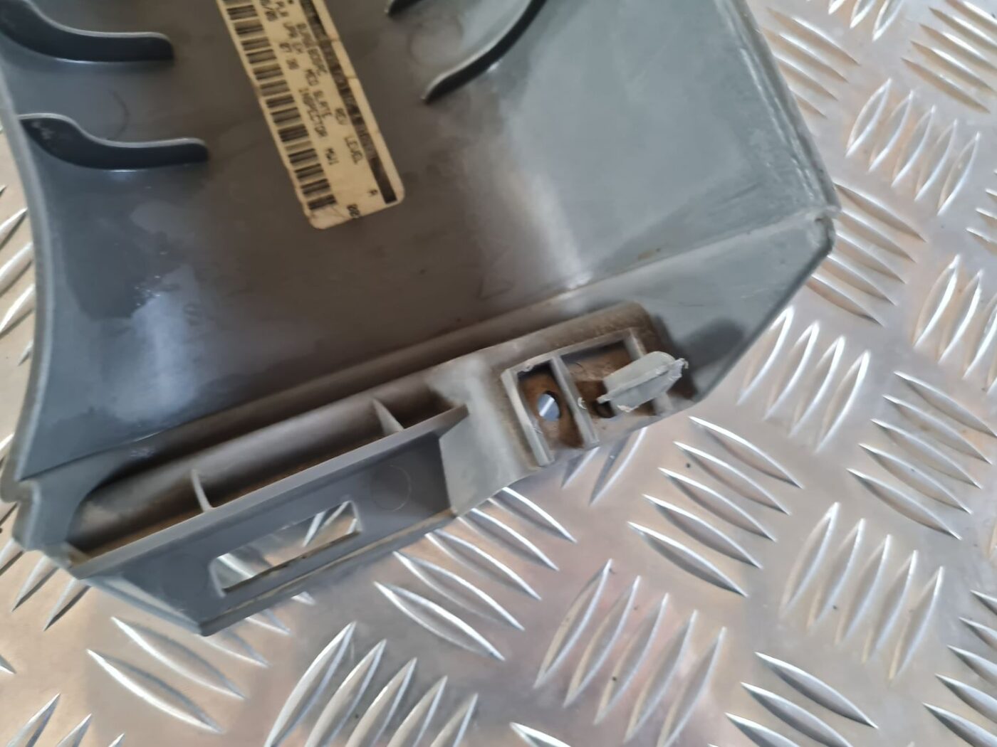 Vidējas salona statnes apdare priekš CHRYSLER VOYAGER 2006 3 Vidējas salona statnes apdare priekš CHRYSLER VOYAGER 2006