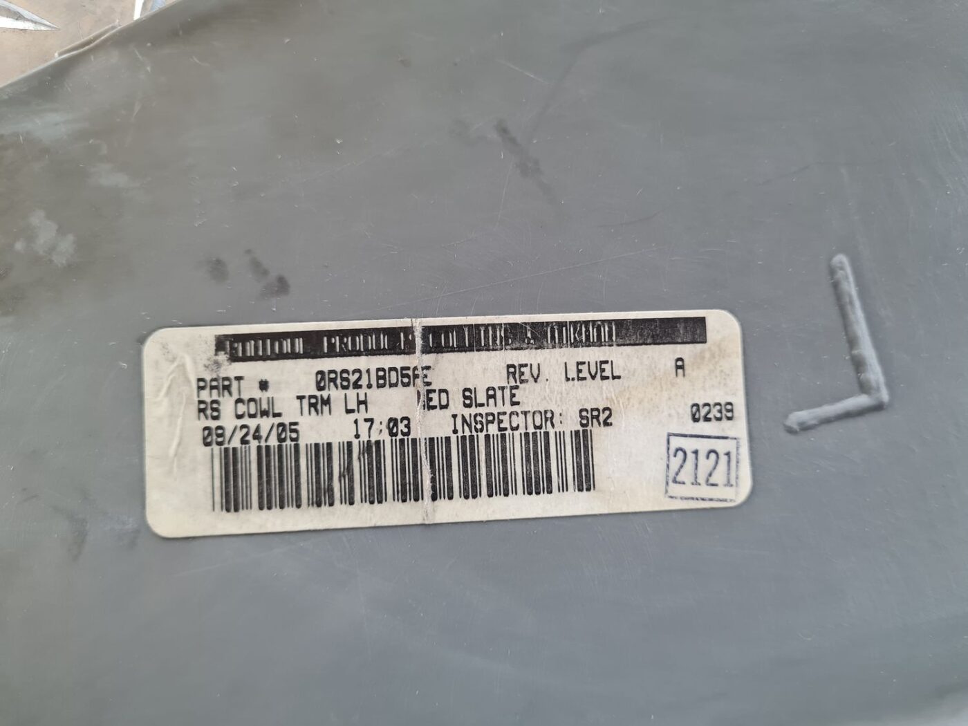 Sliekšņa priekšēja kreisa uzlika (salonā) priekš CHRYSLER VOYAGER 2006 3 Sliekšņa priekšēja kreisa uzlika (salonā) priekš CHRYSLER VOYAGER 2006