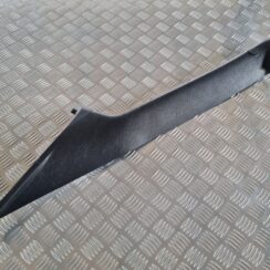 Priekšējas salona statnes apdare priekš CHRYSLER VOYAGER 2006