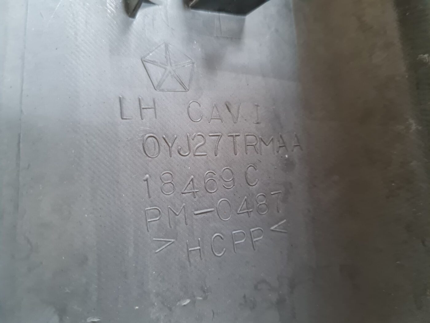 Vidējas salona statnes apdare priekš CHRYSLER VOYAGER 2006 5 Vidējas salona statnes apdare priekš CHRYSLER VOYAGER 2006