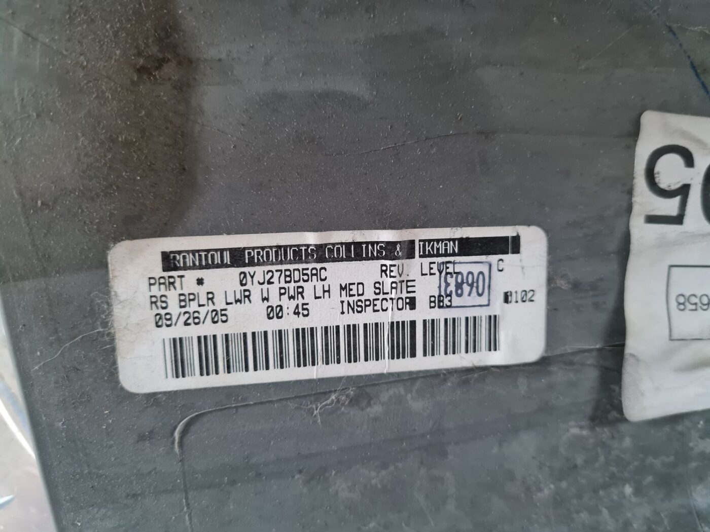 Vidējas salona statnes apdare priekš CHRYSLER VOYAGER 2006 3 Vidējas salona statnes apdare priekš CHRYSLER VOYAGER 2006