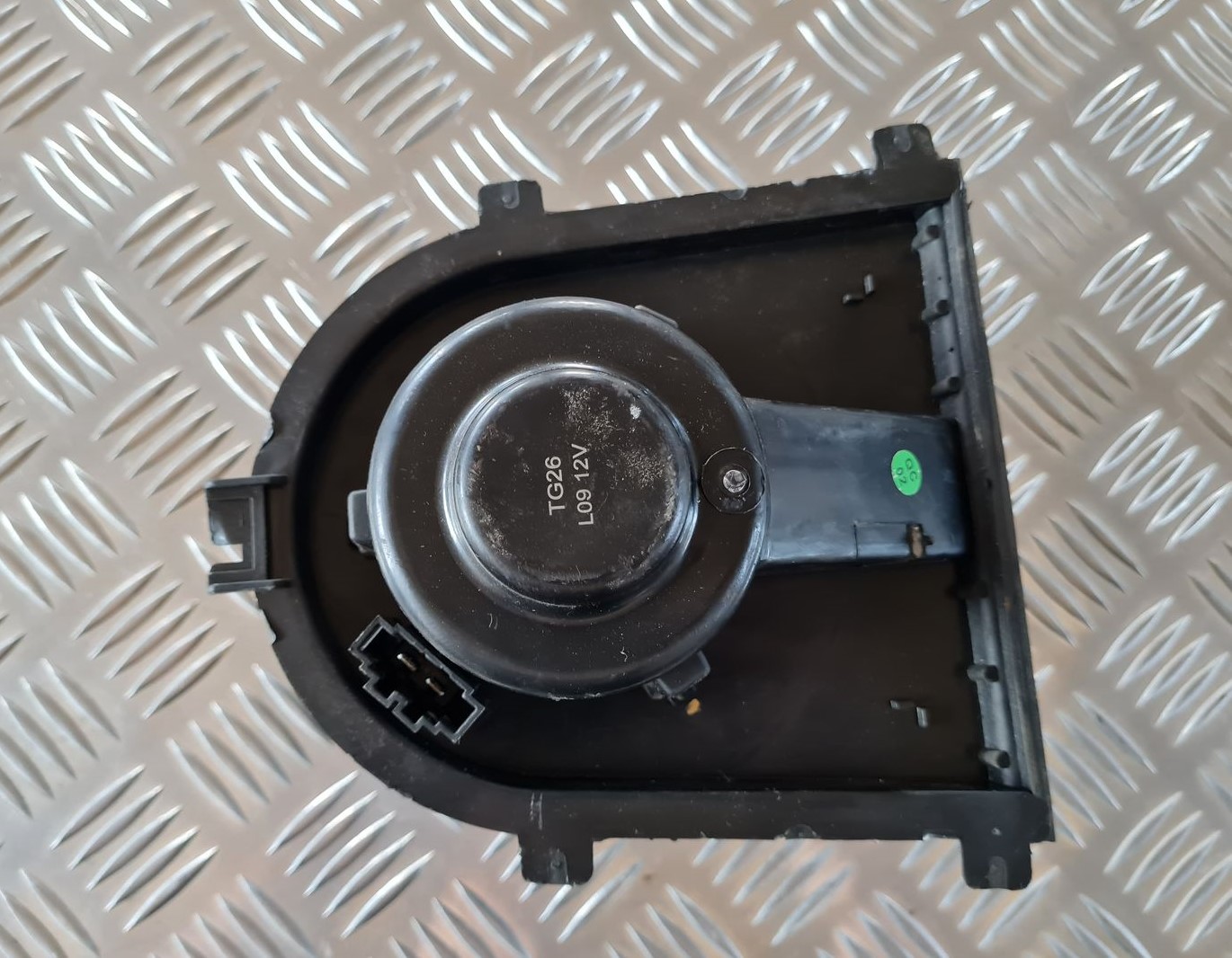 Salona ventilators priekš VW GOLF IV 1999 4 Salona ventilators priekš VW GOLF IV 1999