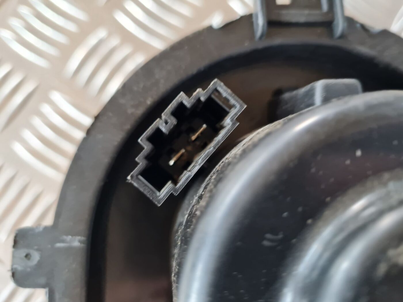 Salona ventilators priekš VW GOLF IV 1999 3 Salona ventilators priekš VW GOLF IV 1999